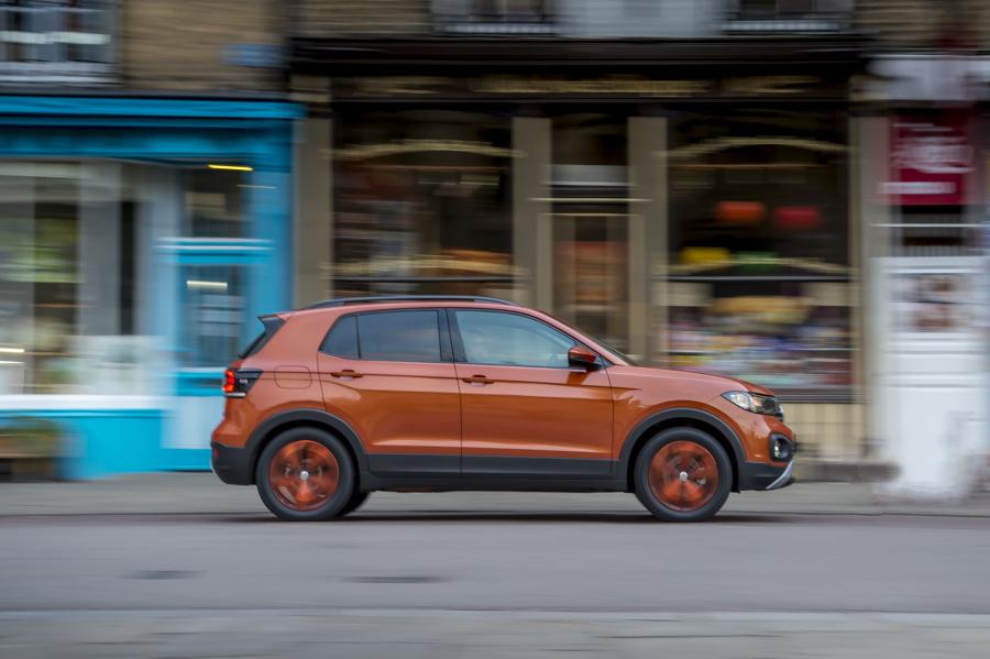  Volkswagen T-Cross SE 2019 года  (UK) (фото 2 из 34)